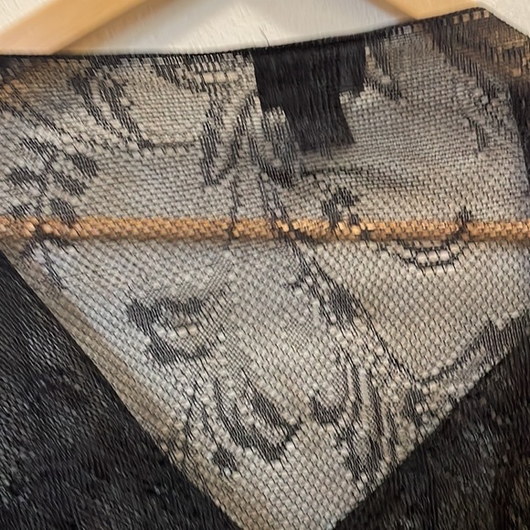 NY Collection woman one size fits all black lace cape - Picture 7 of 7